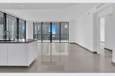 68 SE 6th St #1702, Miami, FL 33131 - Photo 5