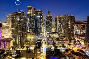 68 SE 6th St, Miami, FL 33131 - Photo 25