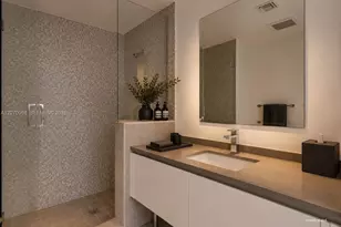 68 SE 6th St, Miami, FL 33131 - Photo 17