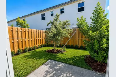 1161 SE 1st St #0, Homestead, FL 33034 - Photo 11