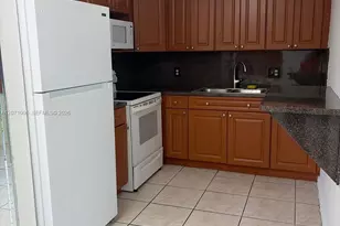 13355 SW 9th Ct, Pembroke Pines, FL 33027 - Photo 5