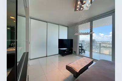 1040 Biscayne Blvd #3305, Miami, FL 33132 - Photo 11