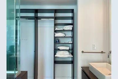 1040 Biscayne Blvd #3305, Miami, FL 33132 - Photo 17