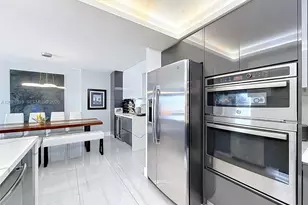 6900 Bay Dr, Miami Beach, FL 33141 - Photo 3