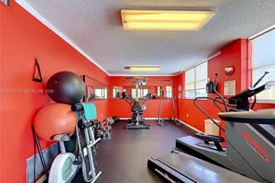 6900 Bay Dr, Miami Beach, FL 33141 - Photo 29