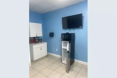 4224 W 16th Ave, Hialeah, FL 33012 - Photo 13