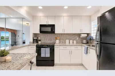8500 Sunrise Lakes Blvd #201, Sunrise, FL 33322 - Photo 11