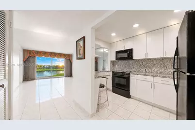 8500 Sunrise Lakes Blvd #201, Sunrise, FL 33322 - Photo 5