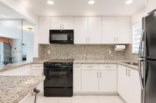 8500 Sunrise Lakes Blvd, Sunrise, FL 33322 - Photo 9