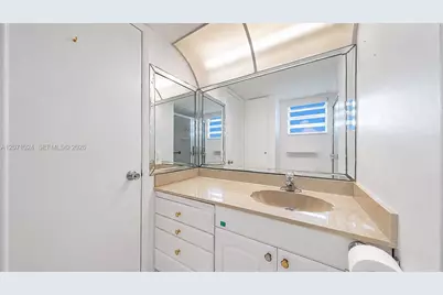 8500 Sunrise Lakes Blvd #201, Sunrise, FL 33322 - Photo 27