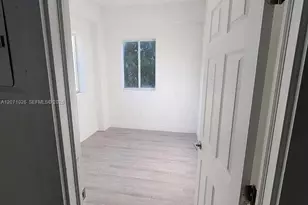 734 SW 4th St, Miami, FL 33130 - Photo 3