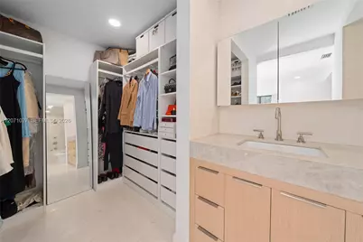 638 NE 141st St, North Miami, FL 33161 - Photo 13