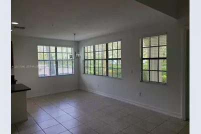 11362 SW 15th St, Pembroke Pines, FL 33025 - Photo 7