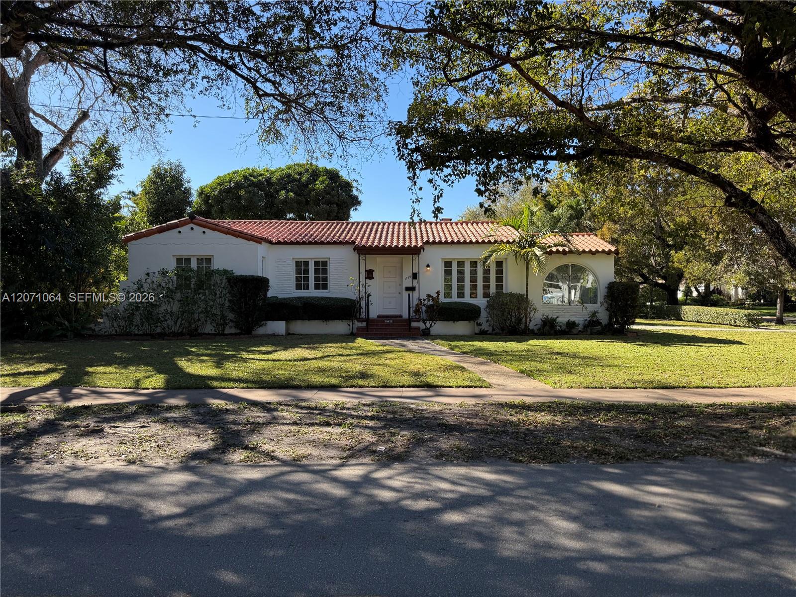 1700 Cortez St - 1700 Cortez St, Coral Gables, FL 33134 Luxury Property | Jose Angel Pina