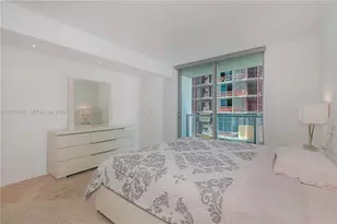 55 SE 6th St, Miami, FL 33131 - Photo 9