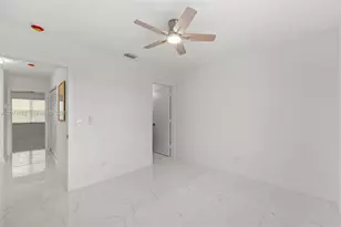 12133 SW 3rd St, Pembroke Pines, FL 33025 - Photo 27