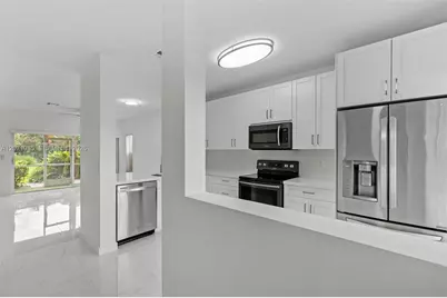12133 SW 3rd St #12133, Pembroke Pines, FL 33025 - Photo 3