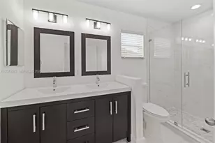 12133 SW 3rd St, Pembroke Pines, FL 33025 - Photo 23