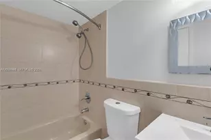 5055 NW 7th St, Miami, FL 33126 - Photo 13