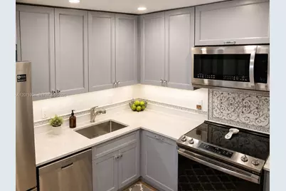 800 West Ave #817, Miami Beach, FL 33139 - Photo 5