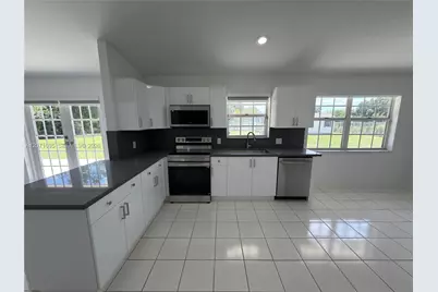 18870 SW 294th Ter, Homestead, FL 33030 - Photo 9