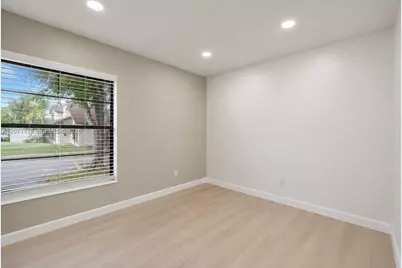 525 NW 100th Ct #525, Miami, FL 33172 - Photo 17