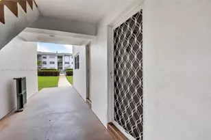 5501 NW 2nd Ave, Boca Raton, FL 33487 - Photo 3
