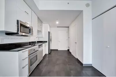 60 SW 13th St #1402, Miami, FL 33130 - Photo 9