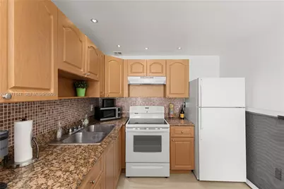 401 Ocean Dr #607, Miami Beach, FL 33139 - Photo 13