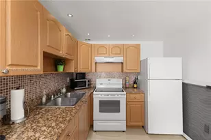 401 Ocean Dr, Miami Beach, FL 33139 - Photo 13