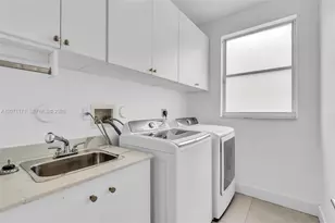 3433 SW 52nd Ct, Hollywood, FL 33023 - Photo 25
