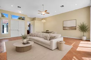 1051 W Bel Aire Dr W, Pembroke Pines, FL 33027 - Photo 5