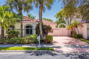 1051 W Bel Aire Dr W, Pembroke Pines, FL 33027 - Photo 1