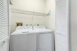 1051 W Bel Aire Dr W, Pembroke Pines, FL 33027 - Photo 23
