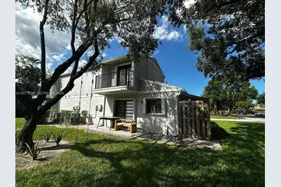 13290 NW 7th St, Plantation, FL 33325 - Photo 1