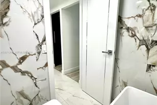 671 NE 195th St, Miami, FL 33179 - Photo 25