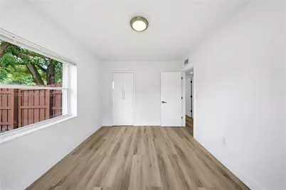 2101 NW 93rd Ter, Miami, FL 33147 - Photo 17