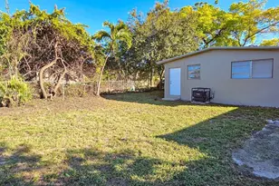 2781 NW 13th Ct, Fort Lauderdale, FL 33311 - Photo 9