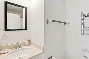 60 SW 13th St, Miami, FL 33130 - Photo 21