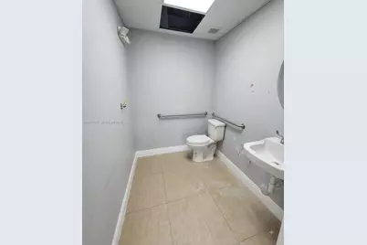 4500 W Hallandale Beach Blvd #2, Hollywood, FL 33023 - Photo 19