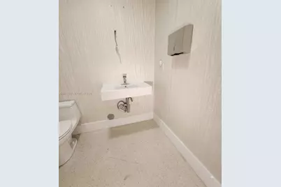 4500 W Hallandale Beach Blvd #6, Hollywood, FL 33023 - Photo 9