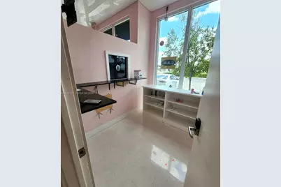 4500 W Hallandale Beach Blvd #6, Hollywood, FL 33023 - Photo 7