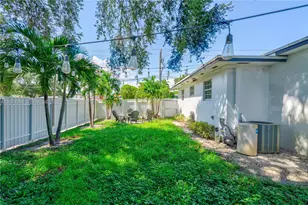 1298 NE 199th St, Miami, FL 33179 - Photo 21