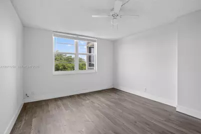 250 Jacaranda Dr #703, Plantation, FL 33324 - Photo 17