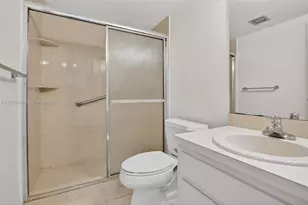 250 Jacaranda Dr, Plantation, FL 33324 - Photo 25