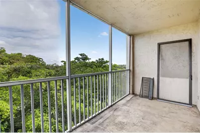 250 Jacaranda Dr #703, Plantation, FL 33324 - Photo 27