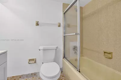 250 Jacaranda Dr #703, Plantation, FL 33324 - Photo 21