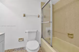 250 Jacaranda Dr, Plantation, FL 33324 - Photo 21