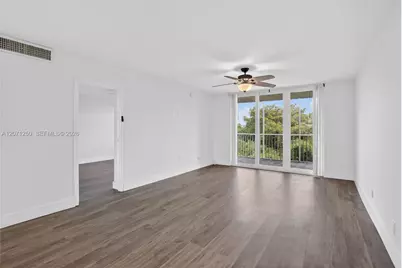 250 Jacaranda Dr #703, Plantation, FL 33324 - Photo 13