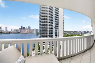 3000 Island Blvd, Aventura, FL 33160 - Photo 25